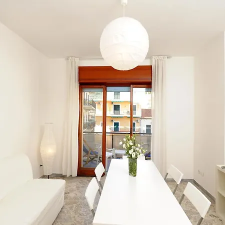 Spacious In With Sea View 110 M² * Maiori